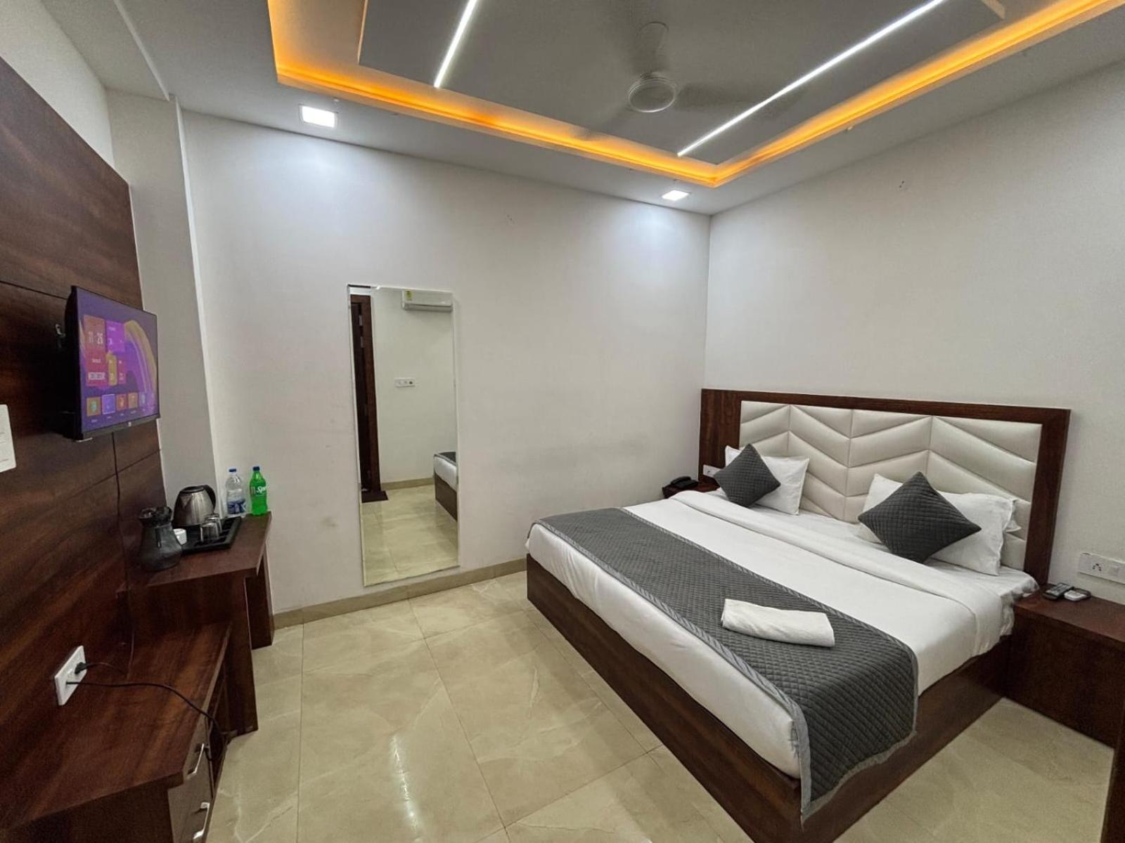 Hotel Ganga Palace - Agra アーグラ エクステリア 写真