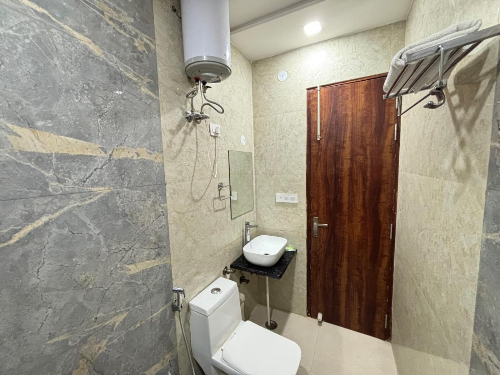 Hotel Ganga Palace - Agra アーグラ エクステリア 写真