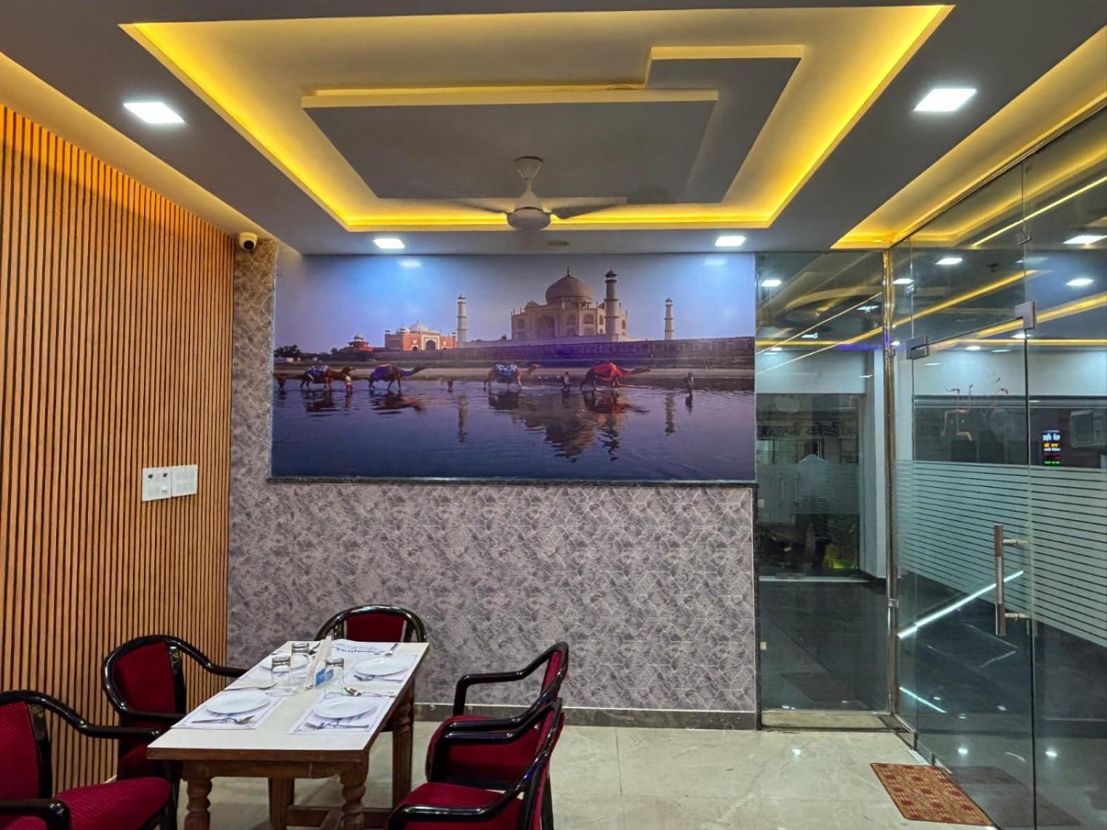 Hotel Ganga Palace - Agra アーグラ エクステリア 写真