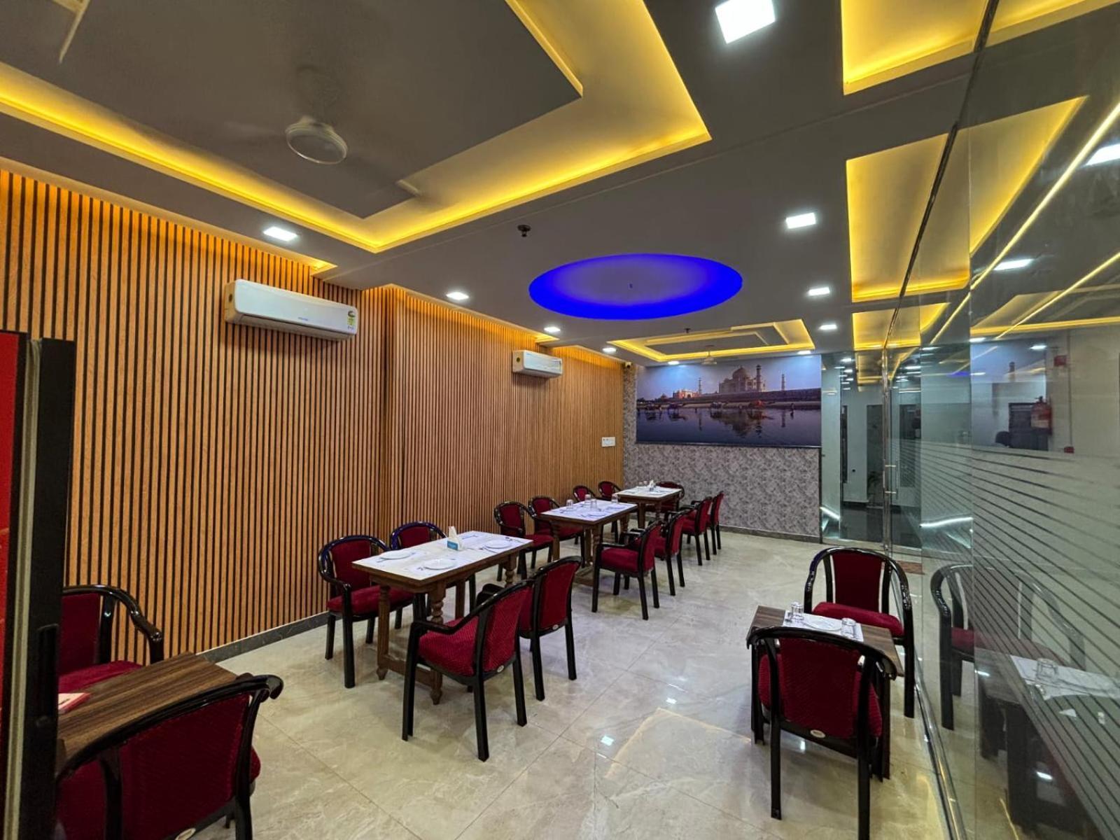 Hotel Ganga Palace - Agra アーグラ エクステリア 写真