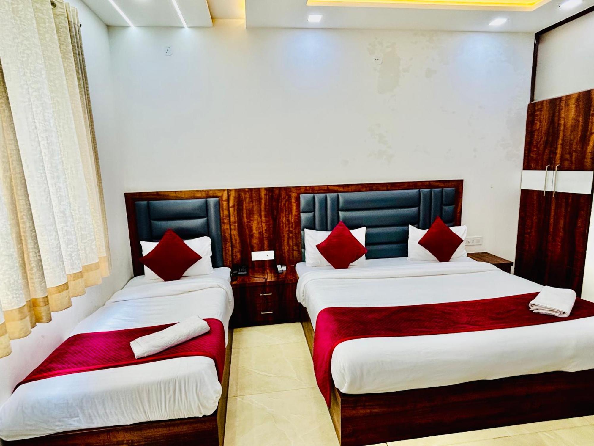 Hotel Ganga Palace - Agra アーグラ エクステリア 写真